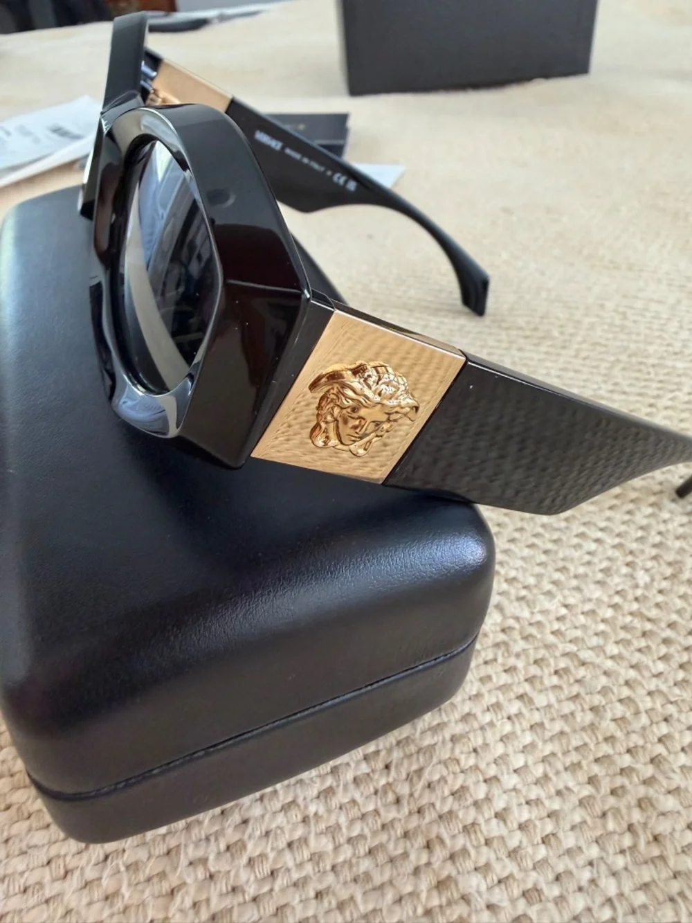 Versace MOD 4466-U Black Gold Medusa Head Frame Sunglasses 54-19 140 With Box
